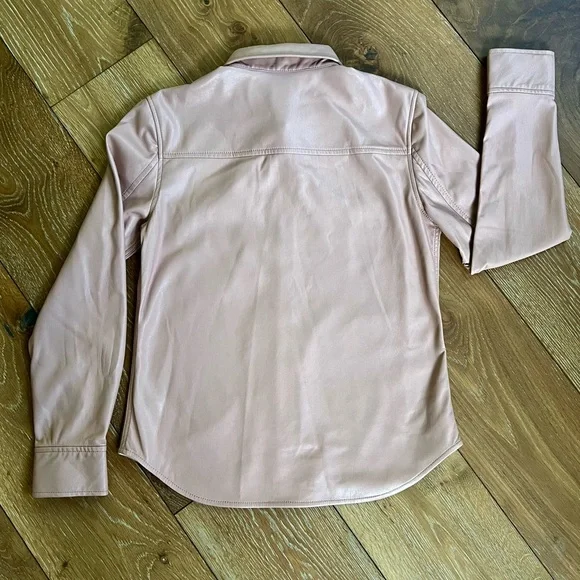 Like-new Aritzia WILFRED faux leather shirt/shacket in excellent condition - Picture 2 of 6